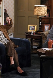 "Mike &amp; Molly" Molly Needs a Number