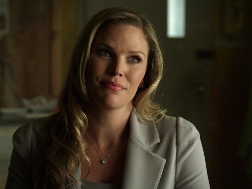"Lost Girl" Waves