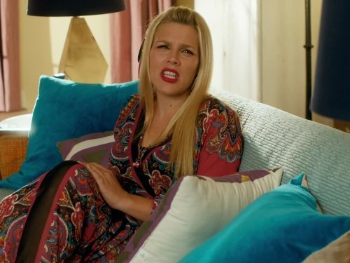 "Cougar Town" Refugee